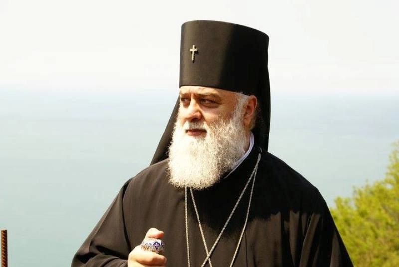 მე მგონი გადადგა და მოხდა დაცვის მთელი შემადგენლობის შეცვლა - მეუფე დიმიტრი პატრიარქის დაცვაზე