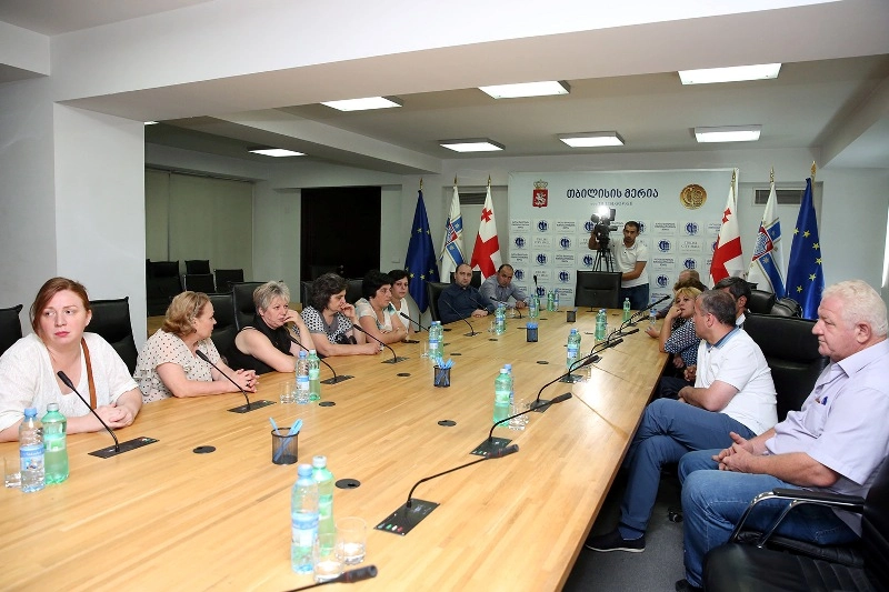 ირაკლი ლექვინაძე ვარკეთილის მესამე მასივის მოსახლეობას შეხვდა