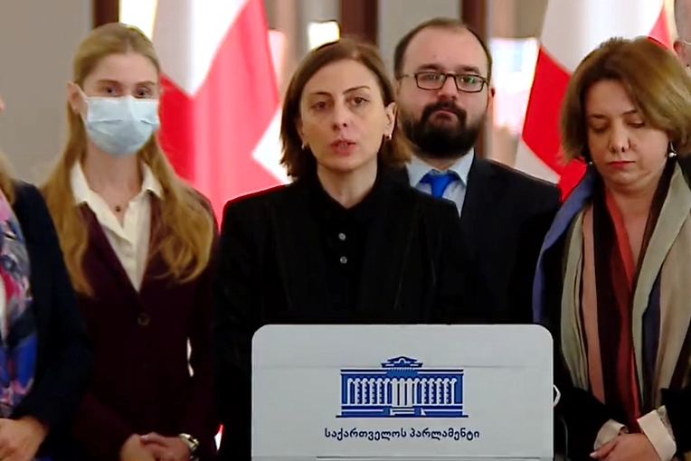 აუცილებელია უმრავლესობისა და ოპოზიციის სახელით ერთიანი ვიზიტი კიევში, რაც იქნება ხაზგასმა იმისა, რომ პარლამენტი მხარს უჭერს ჩვენი ქვეყნის სტრატეგიულ პარტნიორს - დეკანოიძე