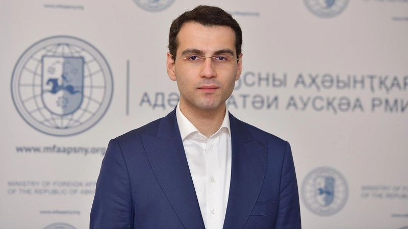 აშშ საქართველოს მთავრობაზე  "მეორე ფრონტის" გასახსნელად ზეწოლას ახდენს - ინალ არძინბა