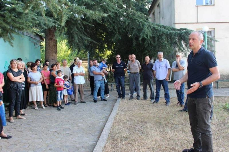 ირაკლი სესიაშვილი სოფელ შალაურის  ამომრჩეველს შეხვდა