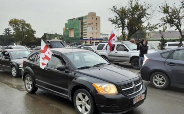 ცესკოს მიმართულებით ავტოკოლონების საპროტესტო მსვლელობა დაიწყო