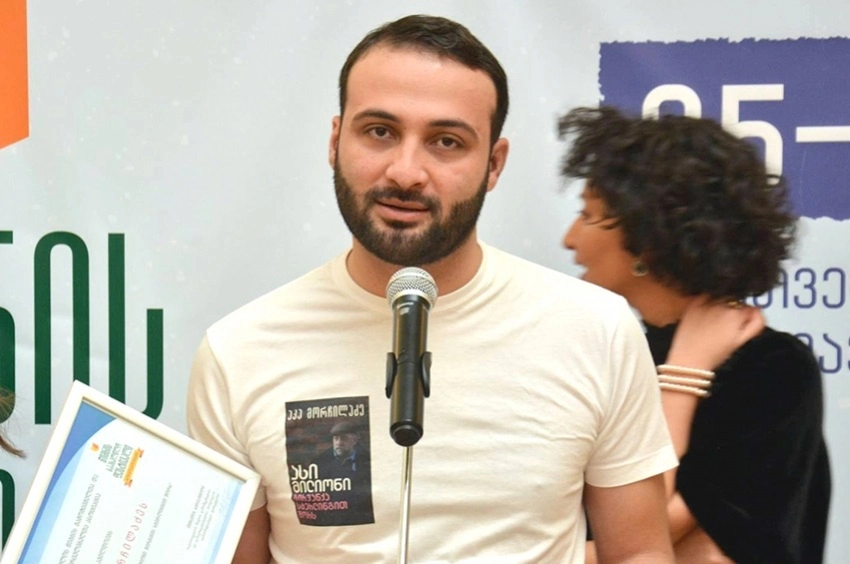 „ლიბერალის“ რედაქტორზე ძალადობის ბრალდებით ერთი პირი დააკავეს