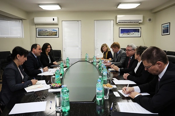 დიმიტრი ქუმსიშვილი ევროპის საინვესტიციო ბანკის ვიცე-პრეზიდენტს შეხვდა