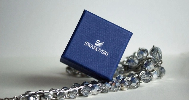 Hermes-ი და Swarovski რუსეთში გაყიდვებს აჩერებენ