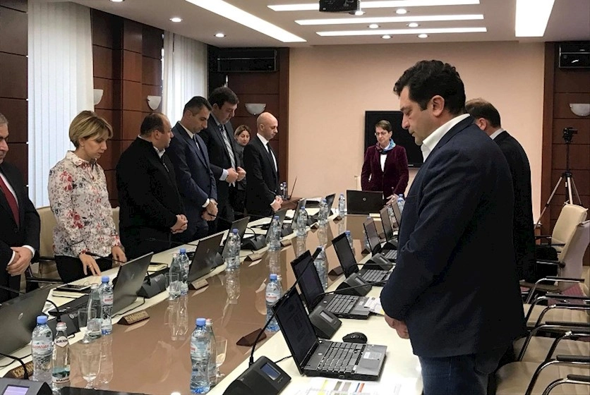 იუსტიციის საბჭოს სხდომა წუთიერი დუმილით გაიხსნა