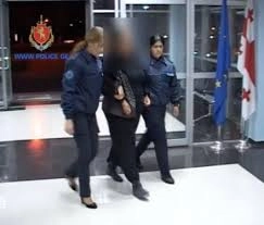 თაღლითობისთვის 51 წლის ქალი დააკავეს