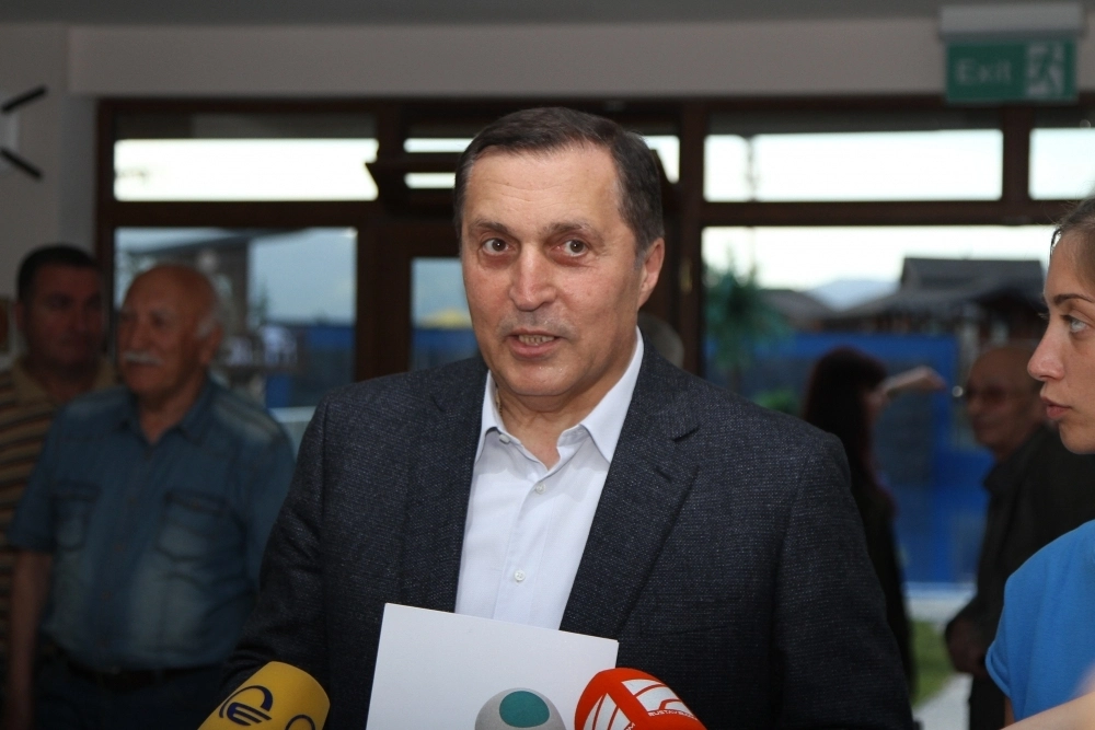 პაატა ბურჭულაძე პრემიერობისთვის ემზადება