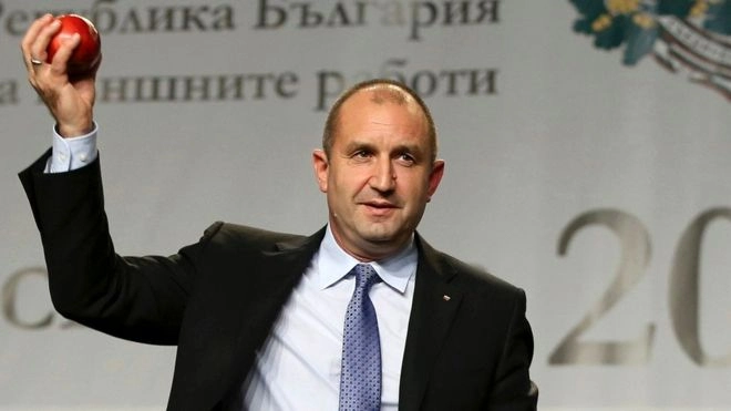 ბულგარეთის საპრეზიდენტო არჩევნების მეორე ტურში სოციალისტური პარტიის კანდიდატი ლიდერობს