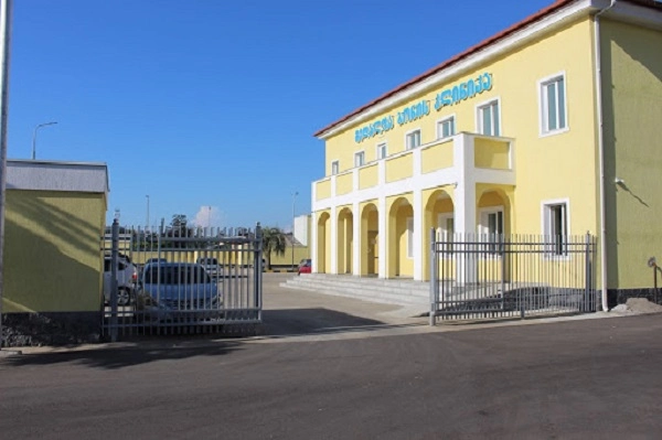 ბათუმში კორონავირუსით ინფიცირებული 70 წლის მამაკაცის ჯანმრთელობის მდგომარეობა მძიმეა