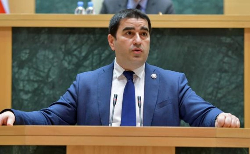 სასამართლოზე სააკაშვილმა პირველმა თქვა ნეიტრალიტეტის საკითხი და ამის შემდეგ გაიშალა პოლიტიკოსების თუ გარკვეული ე.წ. სპიკერების მხრიდან - პაპუაშვილი