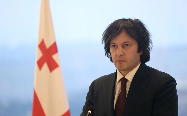 სამწუხაროა, რომ პრეზიდენტმა გადაწყვიტა სიიდან იმ ადამიანების ამოღება, რომლებსაც უშუალოდ, როგორც ფეხბურთელებს, განსაკუთრებული წვლილი მიუძღვით ნაკრების განვითარებაში - ირაკლი კობახიძე