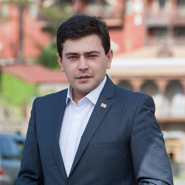 "ხალხმა უნდა იცოდეს ყველა პოლიტიკოსის წარსული" - ირაკლი ღლონტი