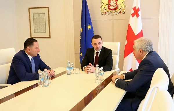 ირაკლი ღარიბაშვილმა გიორგი მღებრიშვილთან და ვახტანგ გომელაურთან სამუშაო შეხვდერა გამართა
