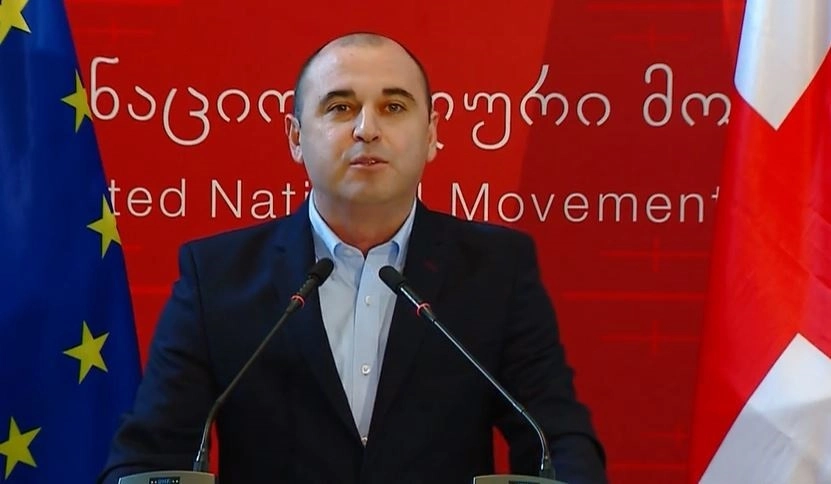 სააკაშვილს სიმაღლეში ოფიციალურად აპატარავებენ, 1.94 მეტრია და უწერენ 1.92-ს, რადგან წონით ქვემოთ მოდის და ზღვარს სცილდება - ხაბეიშვილი