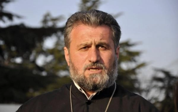 ილია მეორე დეკანოზ მამალაძეს თავდებში ვერ ჩაუდგება - პატრიარქის მდივანი