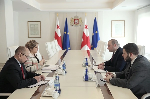 მამუკა ბახტაძე ბულგარეთის ელჩს შეხვდა