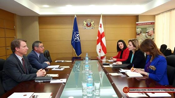 დოქტორი ალბერტო ბინი თავდაცვის უწყებაში