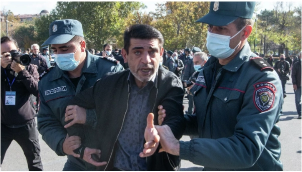 ერევანში, ოპოზიციის აქციაზე პოლიციამ რამდენიმე პირი დააკავა