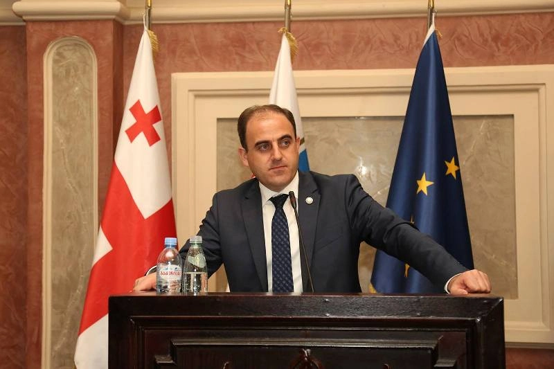 თბილისის მერი არ გამორიცხავს, რომ საკრებულოში შეხვედრა ამ კვირაში შედგეს