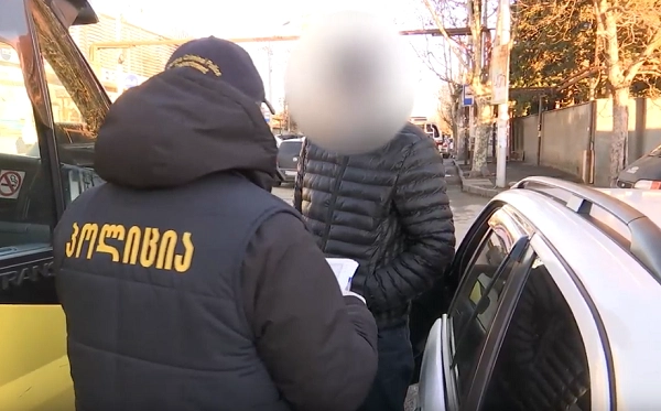 თბილისში 2 კოვიდინფიცირებული ტაქსის მძღოლი დააჯარიმეს