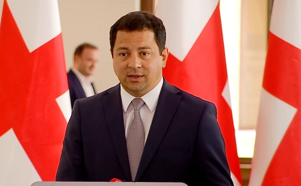 დავით კეზერაშვილი პირდაპირ ამბობს, რომ აფინანსებს ოპოზიციურ პარტიებს - არჩილ თალაკვაძე