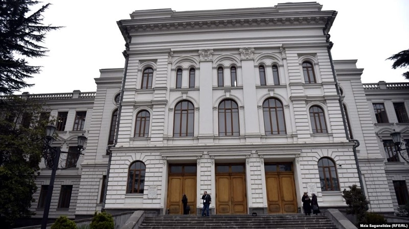 დღეიდან  უმაღლესი სასწავლებლები პრაქტიკულ და ლაბორატორიულ მეცადინეობებს წარმართავენ არადისტანციურ რეჟიმში