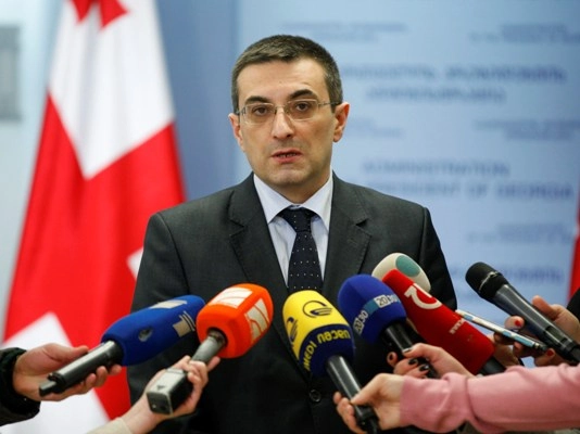 პრეზიდენტი უფლებამოსილ სახელმწიფო უწყებებს იუსტიციის საბჭოს სასწრაფო და რადიკალური რეფორმირებისაკენ მოუწოდებს