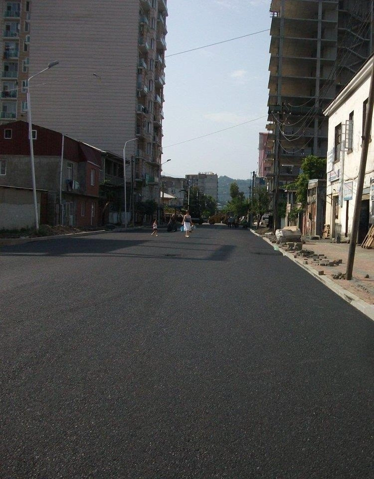 ბათუმში, ჰაიდარ აბაშიძის ქუჩის კეთილმოწყობა გრძელდება