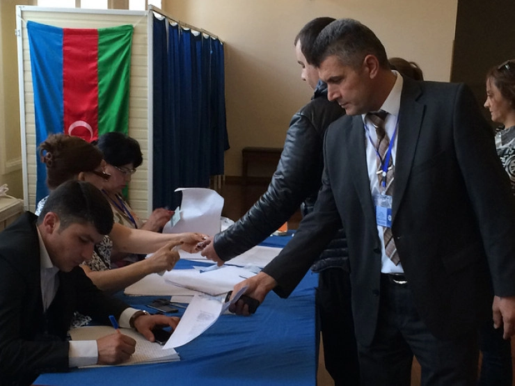 აზერბაიჯანის მოქალაქეებმა საკონსტიტუციო ცვლილებებს მხარი დაუჭირეს