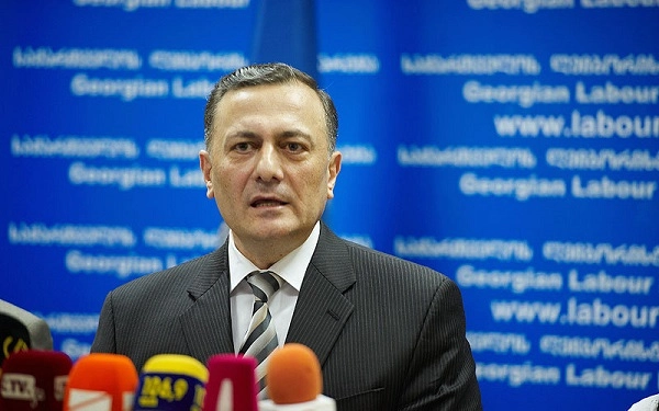 ფეხიც არ მივადგათ აქციაზე, სადაც პოლიტიკოსებს კუთხეში ატუზვას დაგვავალებენ. სულიც ამოხდომიათ - ნათელაშვილი