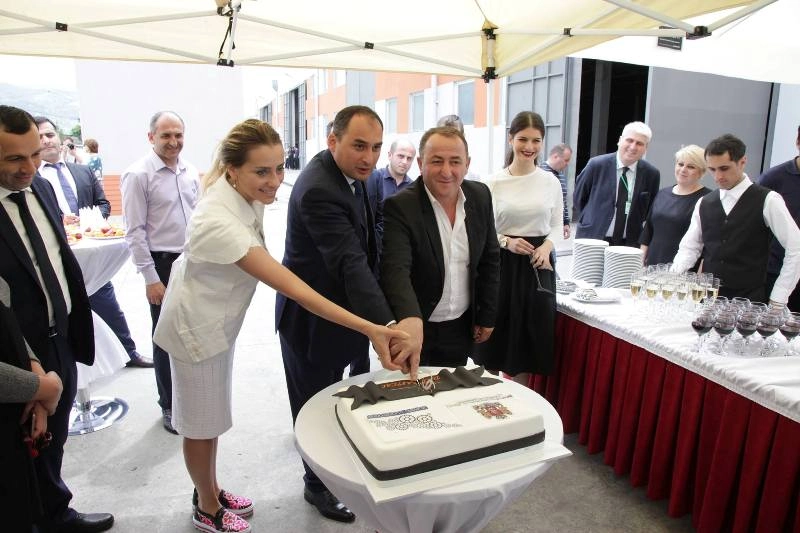 ხაბაძემ და ქუმსიშვილმა ხელვაჩაურში მოქმედი საწარმო ,,DAR CAPITAL"-ი დაათვალიერეს (ვიდეო)