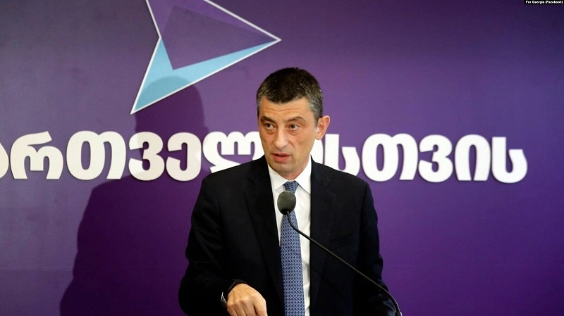 ვიღაც იდიოტი რომ გამოდის და ამბობს, რომ ასეთი ევროპა არ უნდა, აბა იმ 85%-ს ჰკითხოს, უნდა თუ არა ასეთი უპასუხისმგებლო მთავრობა - გახარია