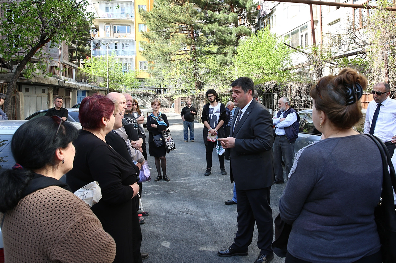 ზაქარიაძის N3-ში მდებარე კორპუსს გამაგრების სამუშაოები უტარდება