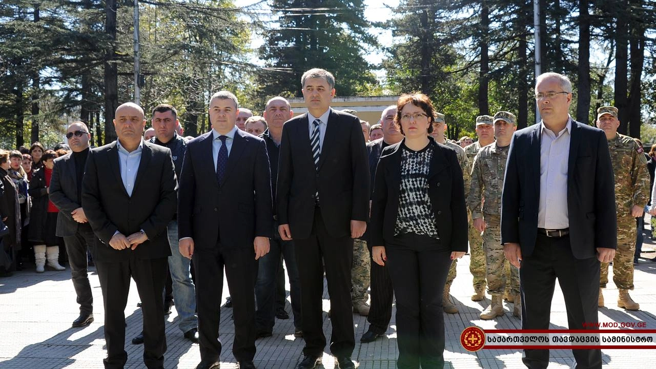 თინათინ ხიდაშელმა ჟიული შარტავას ხსოვნას პატივი მიაგო