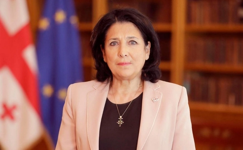 სალომე ზურაბიშვილი ილია მეორეს 90 წლის იუბილეს ულოცავს
