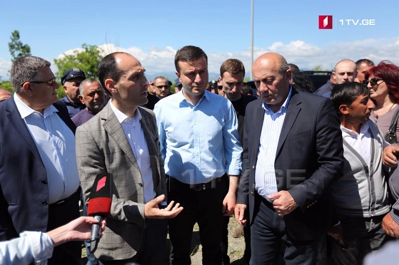 გორში საპროტესტო აქციის მონაწილეებთან შესახვედრად სოფლის მეურნეობის მინისტრი ჩავიდა