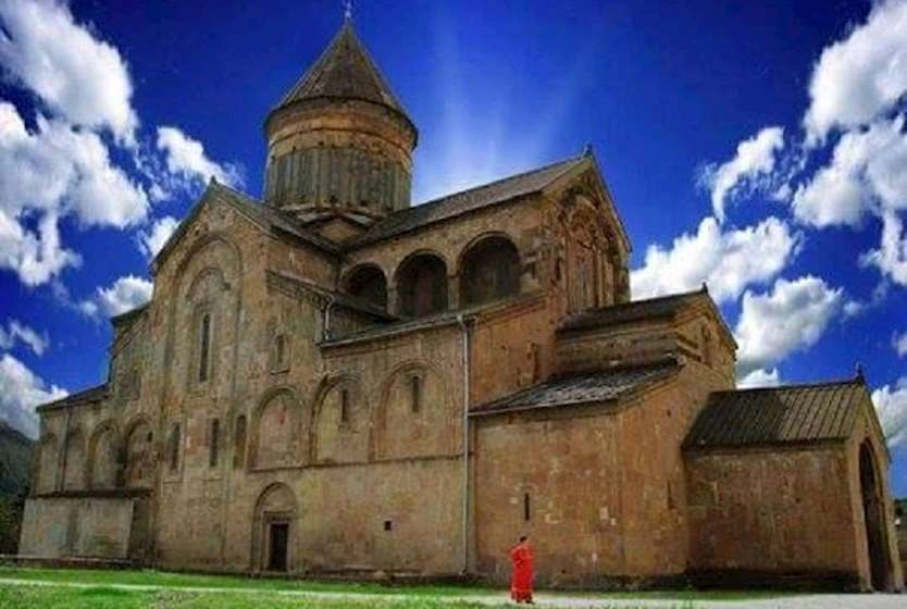 მართლმადიდებელი ეკლესია დღეს სვეტიცხოვლობას აღნიშნავს 