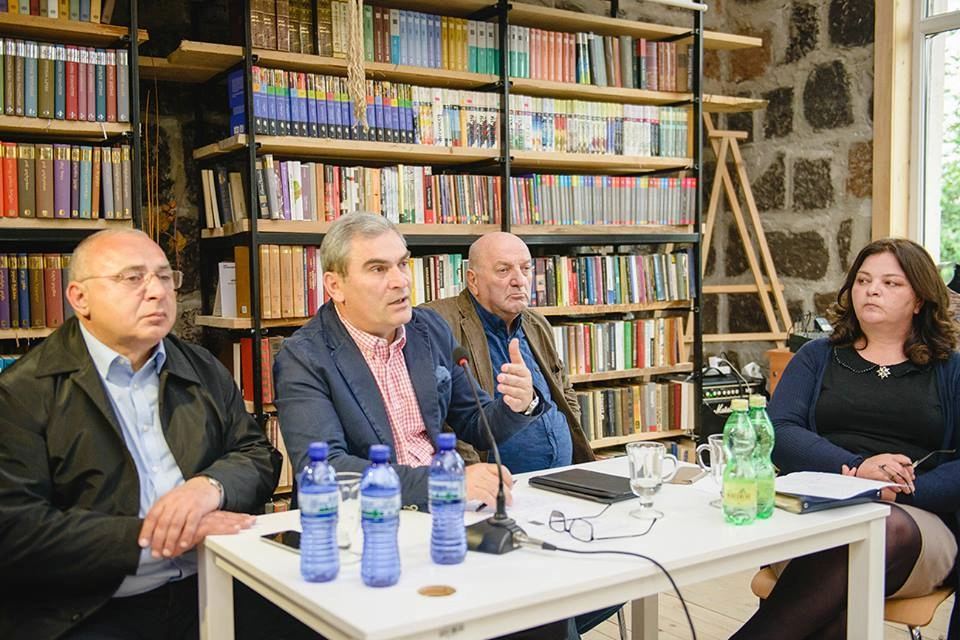 გიგლა აგულაშვილი საქართველოს რეგიონებში მოსახლეობასთან შეხვედრებს  განაგრძობს