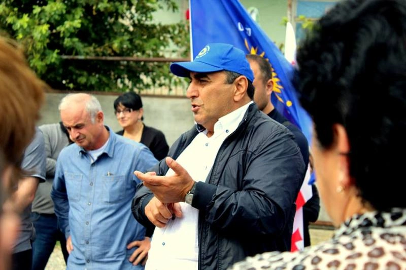 თემურ ხუბულური ე.წ. გამყოფი ხაზის მიმდებარე სოფლების, ზემო და ქვემო ნიქოზის მოსახლეობას შეხვდა