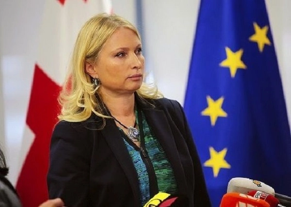 ჩვენი მაკროეკონომიკა მყარია და არ იძლევა იმის ფიქრის საფუძველს, რომ ლარს გრძელვადიანი საფრთხე ემუქრება - თურნავა