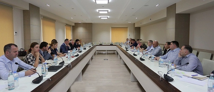 დიმიტრი  ქუმსიშვილი  ფარმაცევტული  ბიზნესის  წარმომადგენლებს  შეხვდა