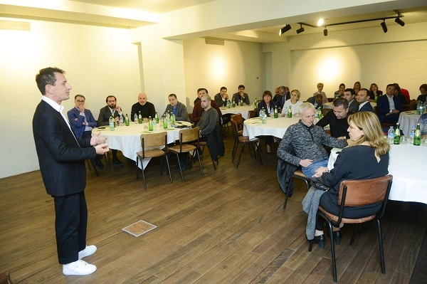 საქართველოს ბანკმა პროექტ „ბიზნეს კაფე“-ს ფარგლებში რიგით მეხუთე შეხვედრა გამართა